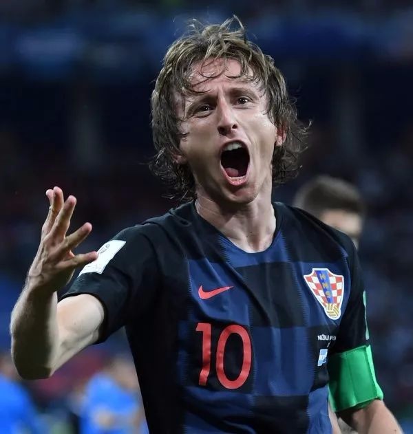 为什么棒球场上的外野看台通常被称为外野怪兽